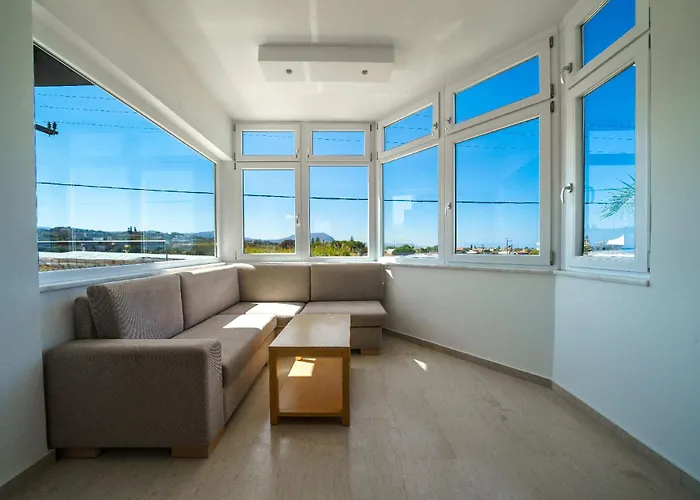 Elysian Апартаменти